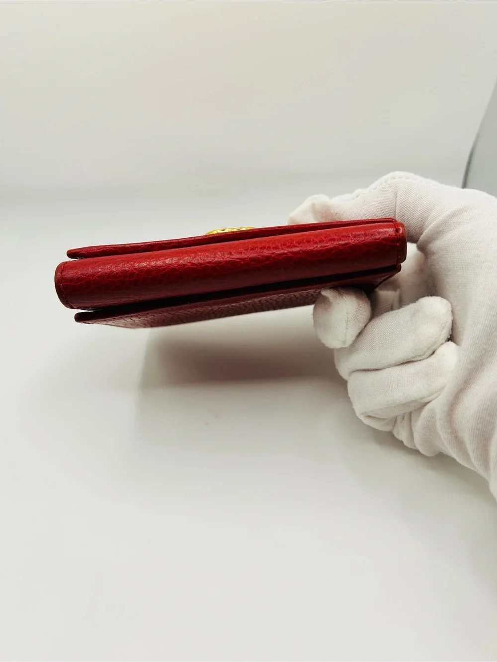 Gucci GG Marmont Tri-fold Red Pebbled Leather Wallet in Very Good Condition - Picture 7 of 17